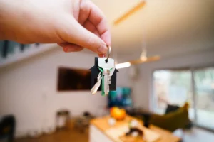 Leia mais sobre o artigo Brasileiros no exterior: como investir em imóveis no Brasil com consórcio