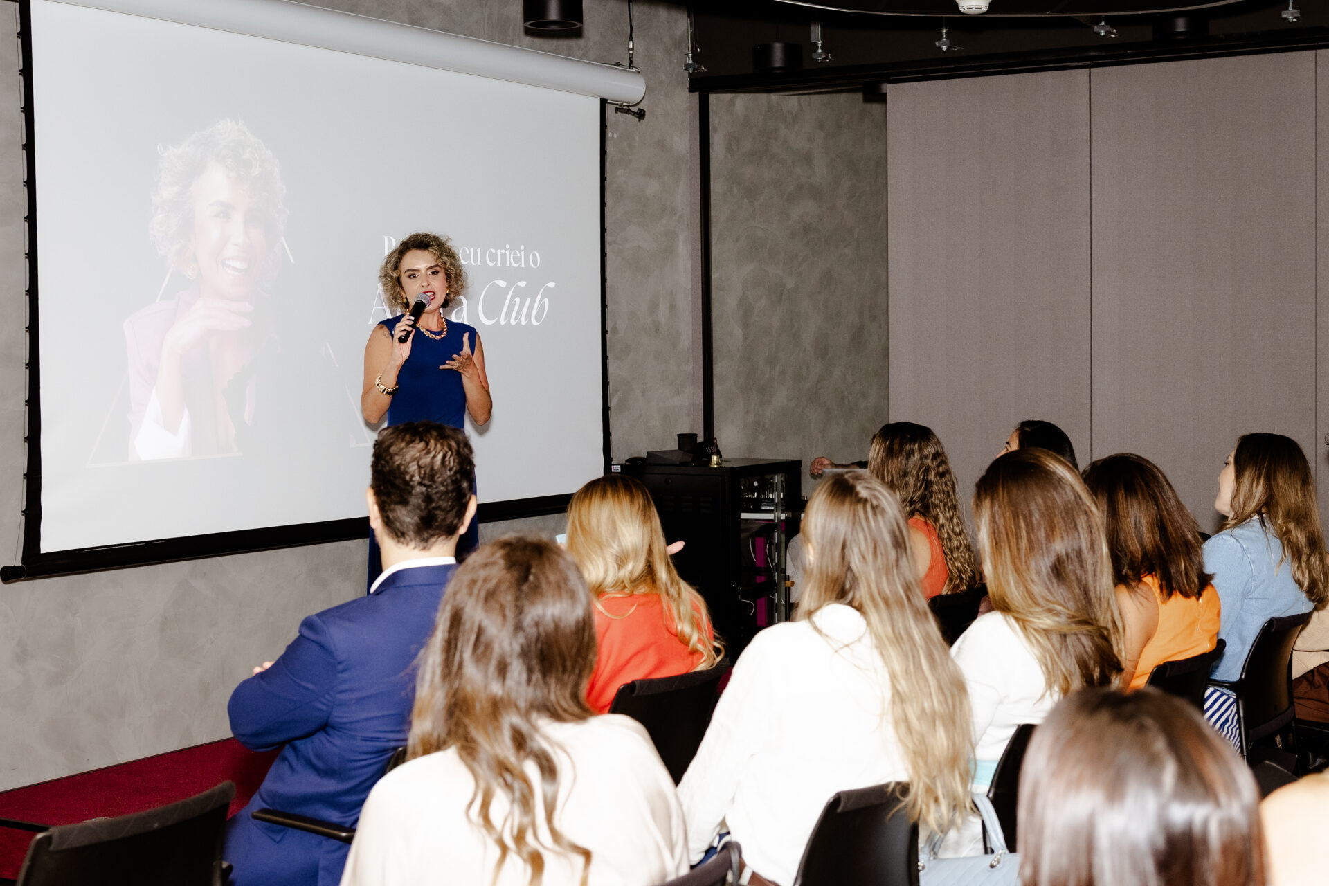 No momento, você está visualizando Mulheres ampliam presença nos investimentos e impulsionam redes de formação patrimonial